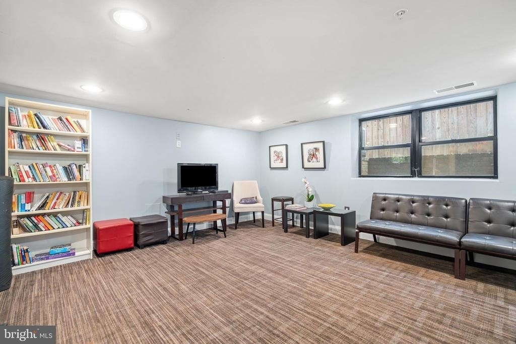1354 Euclid Street Nw - Photo 24