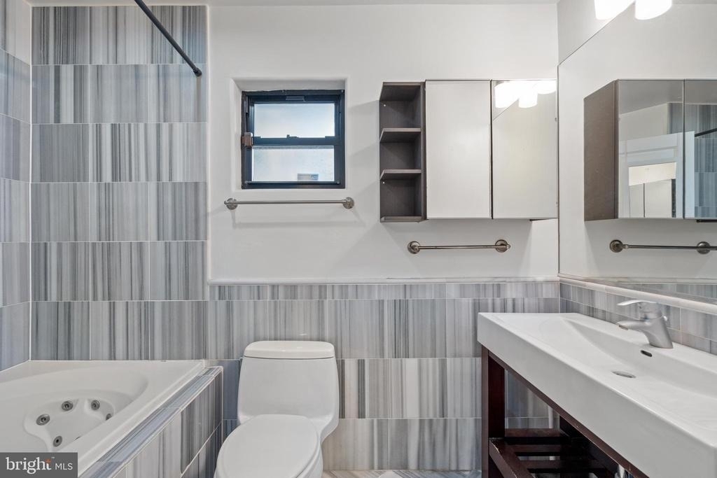 1354 Euclid Street Nw - Photo 15