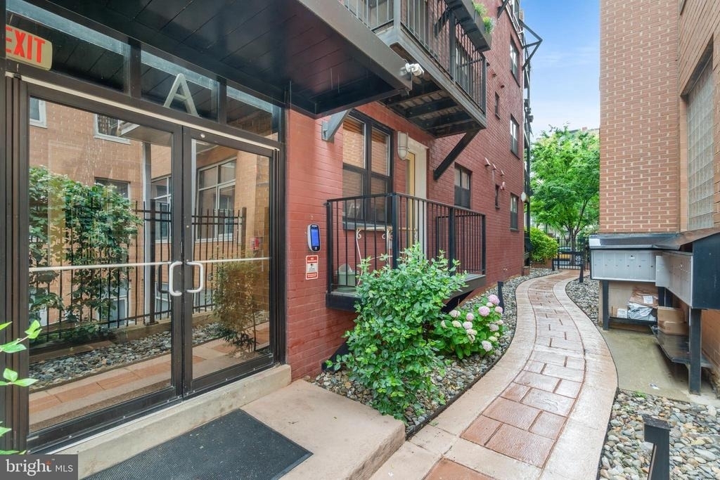 1354 Euclid Street Nw - Photo 27