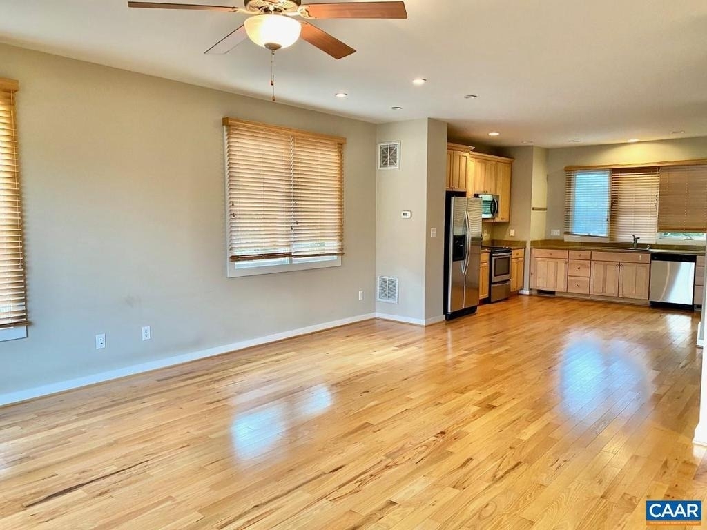 1013 Linden Ave - Photo 1