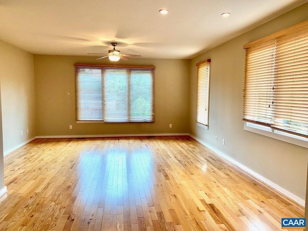 1013 Linden Ave - Photo 4