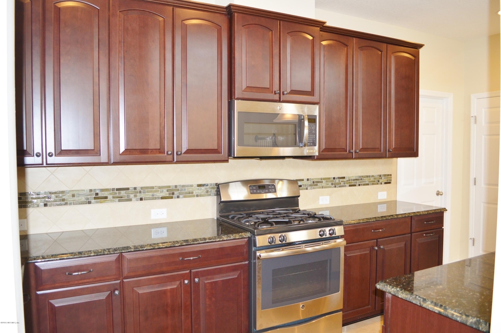 174 Spring Park Avenue - Photo 18