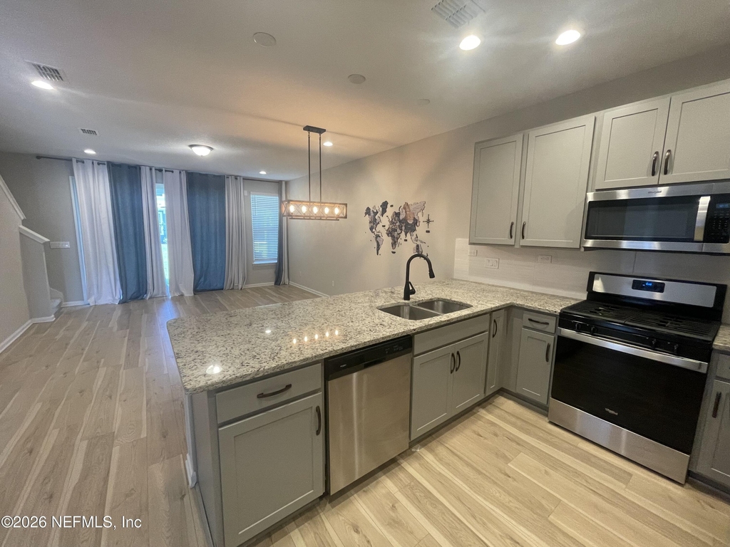 61 Pinebury Lane - Photo 9