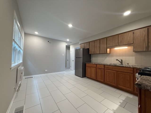 5849 S Francisco Avenue - Photo 3
