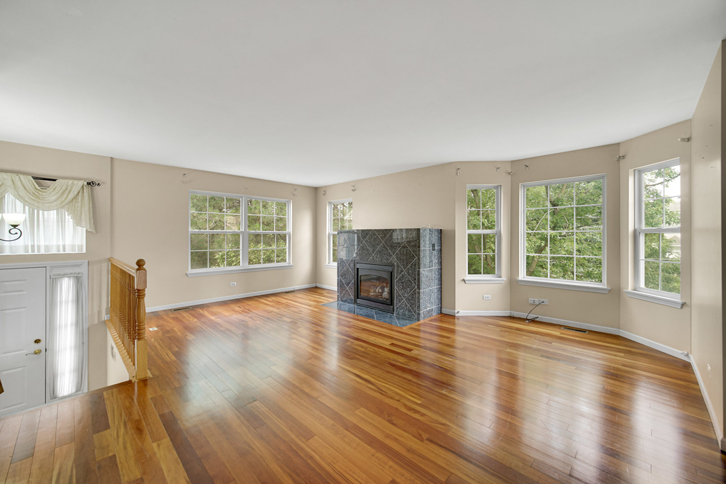 62 E Clare Court - Photo 1