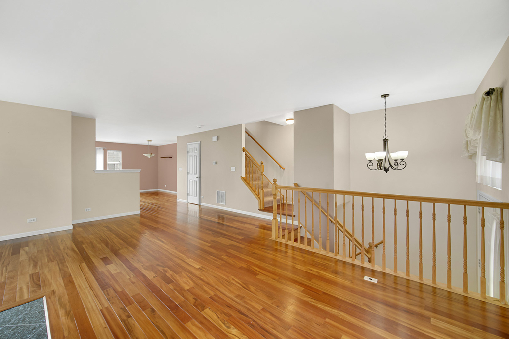 62 E Clare Court - Photo 3