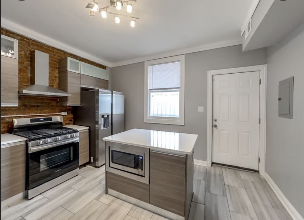 6500 S Rhodes Avenue - Photo 1