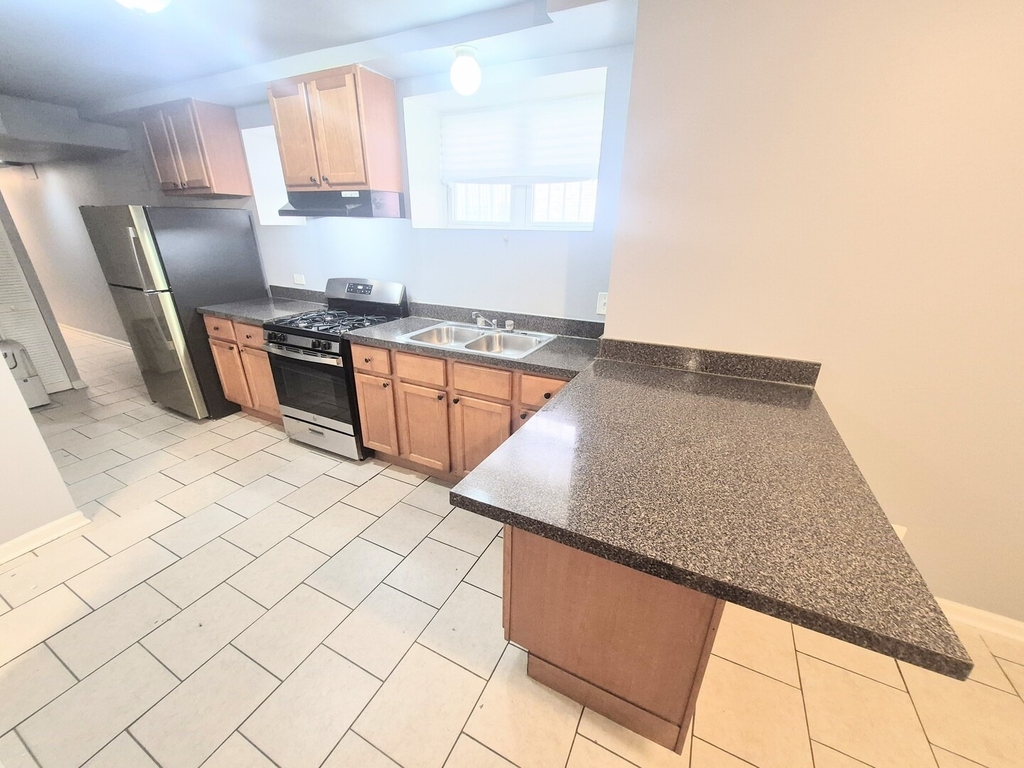 6030 S Eberhart Avenue - Photo 3