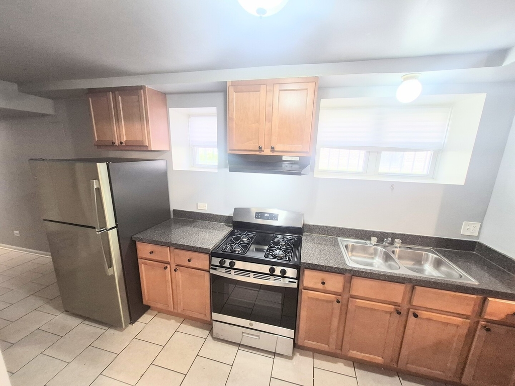 6030 S Eberhart Avenue - Photo 2
