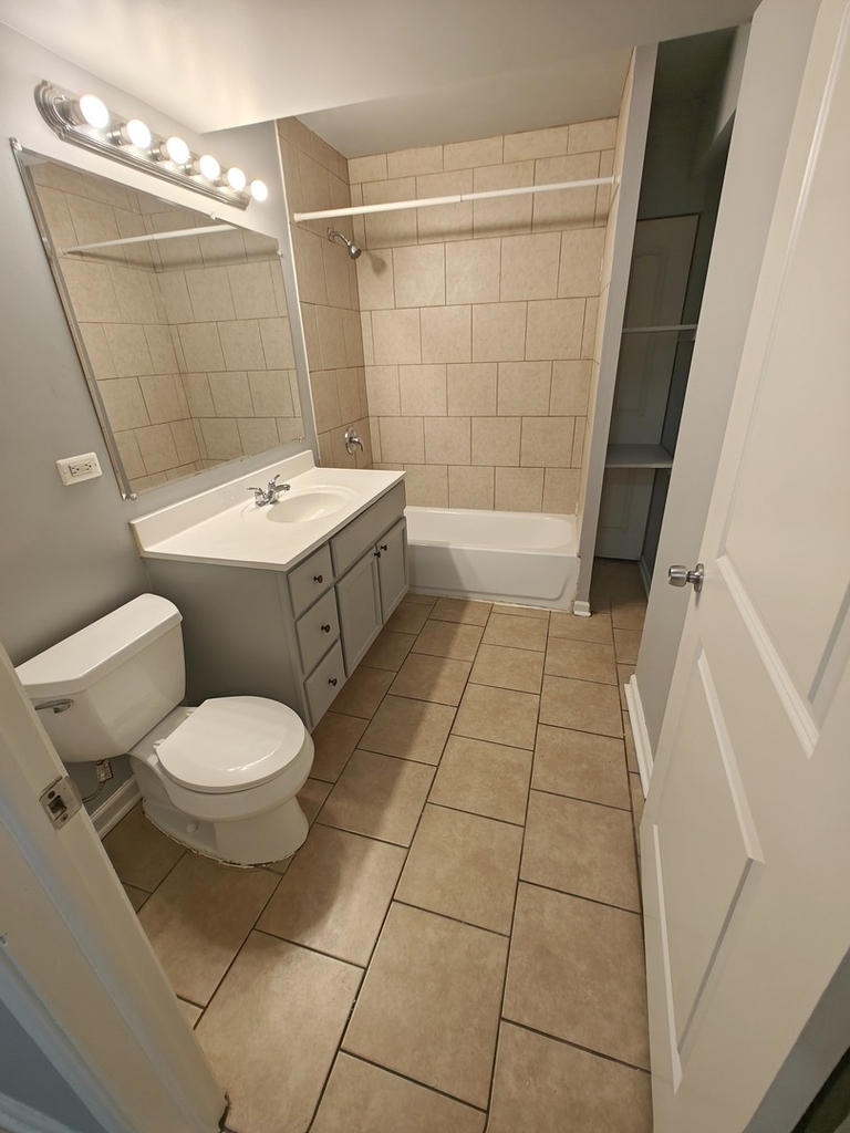 6030 S Eberhart Avenue - Photo 1