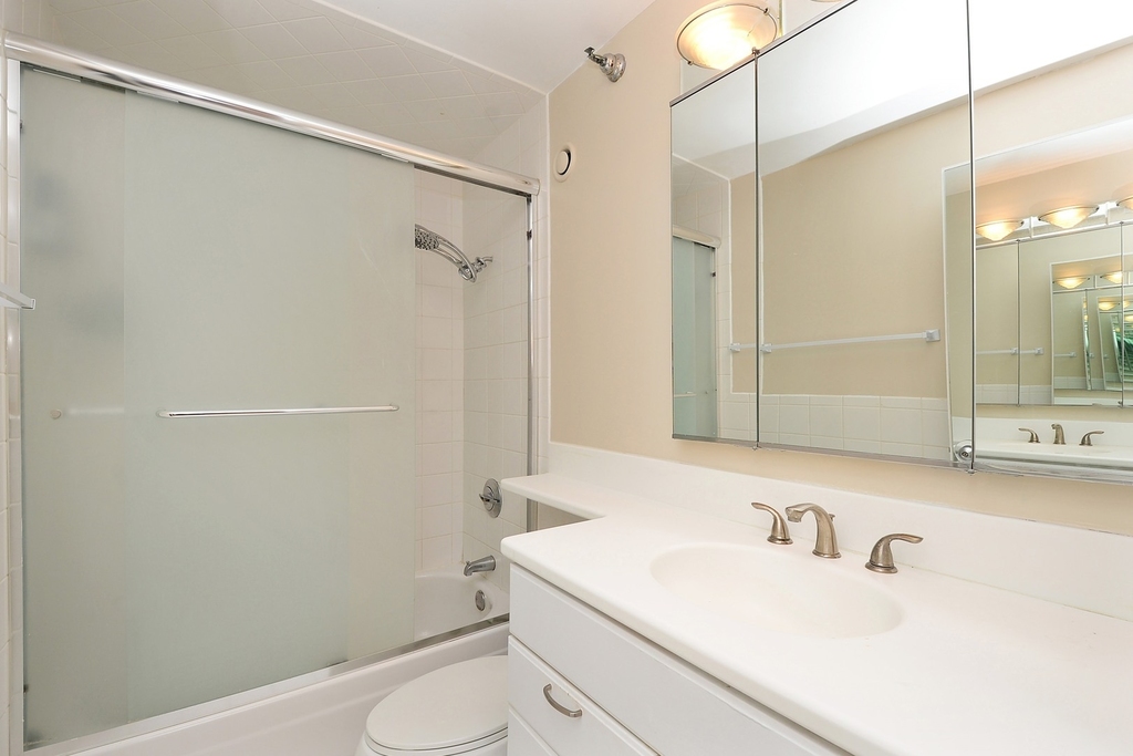 1122 N Clark Street - Photo 10