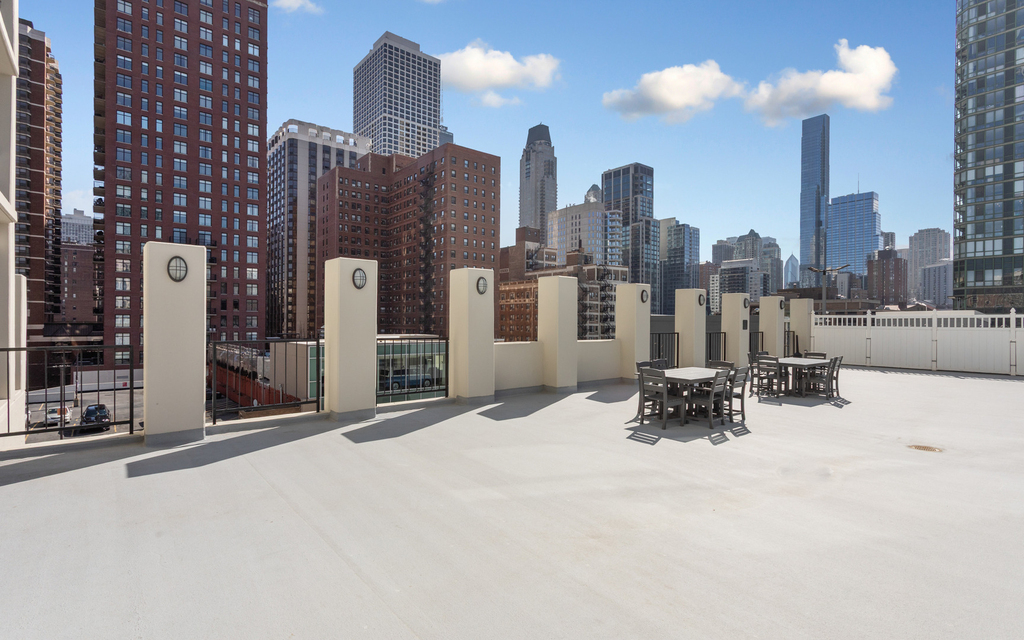 1122 N Clark Street - Photo 20