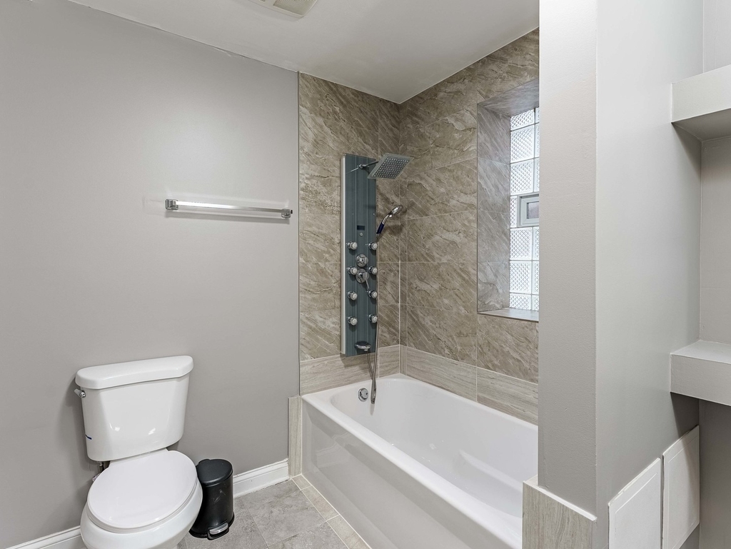 555 N Lawler Avenue - Photo 12