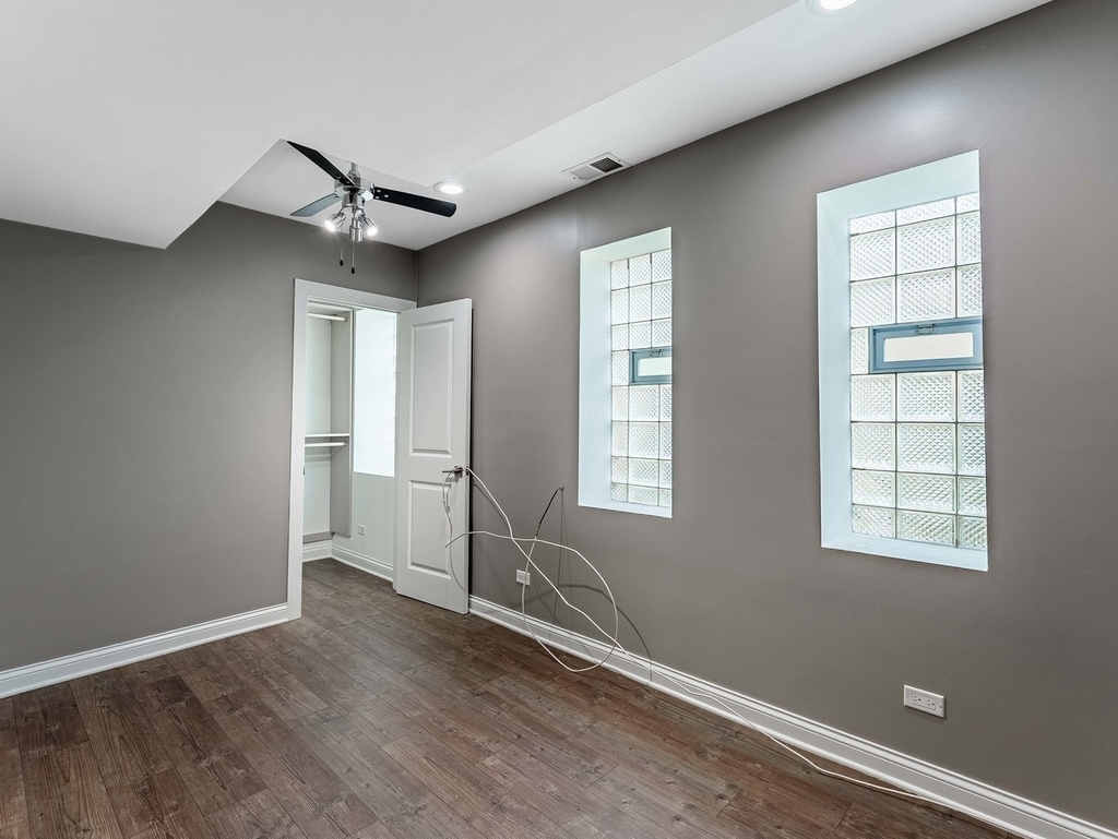 555 N Lawler Avenue - Photo 15