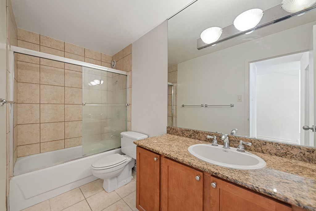 211 E Ohio Street - Photo 8