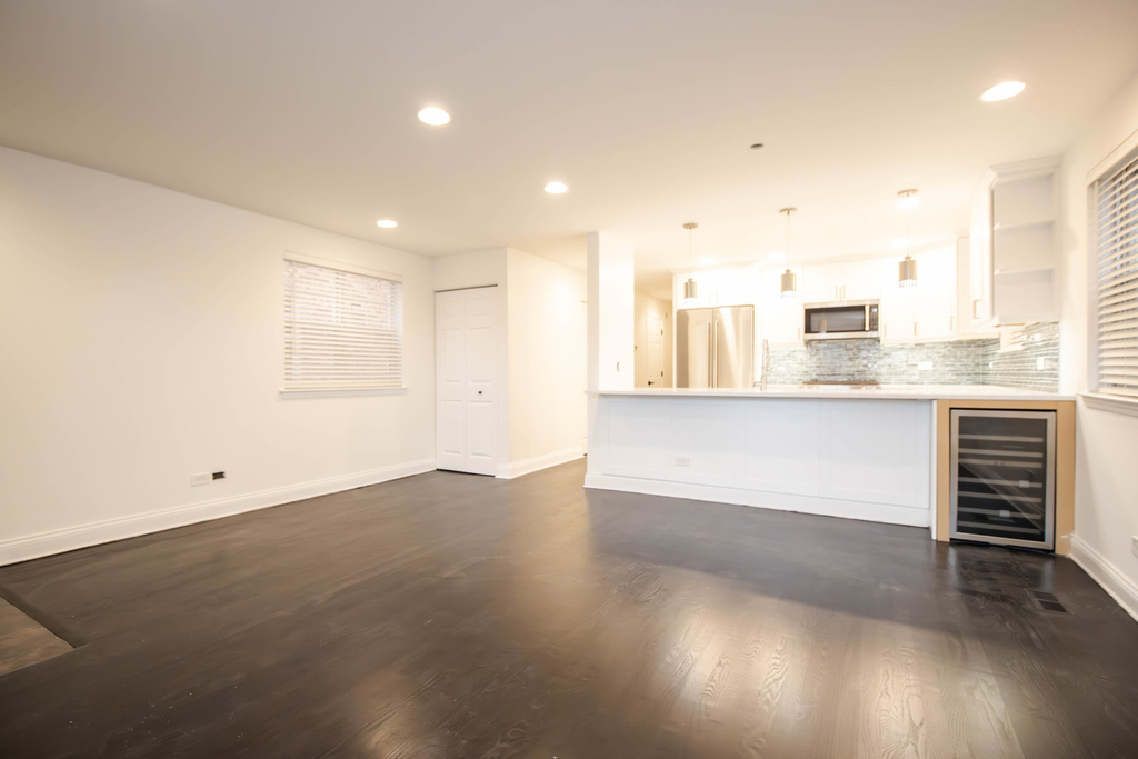 1471 N Larrabee Street - Photo 2