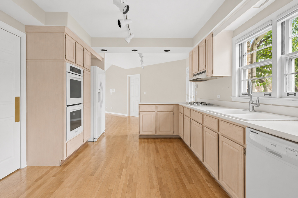 1120 Romona Road - Photo 9
