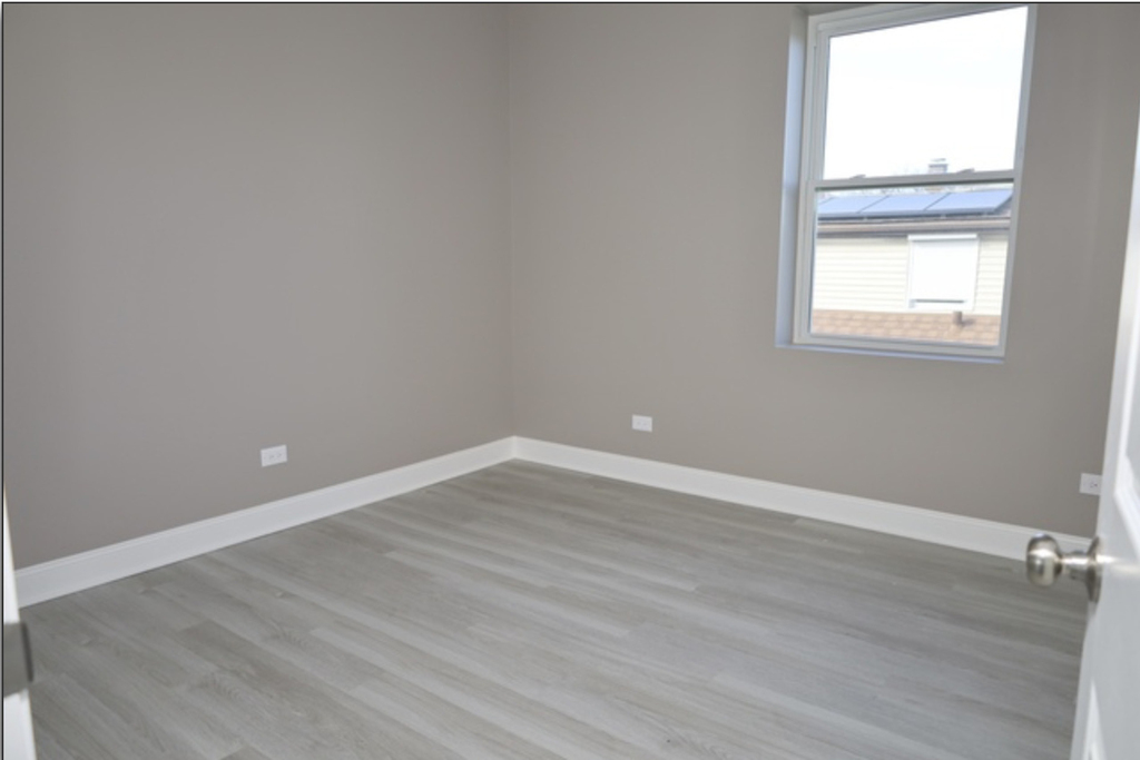 1900 W Garfield Boulevard - Photo 1