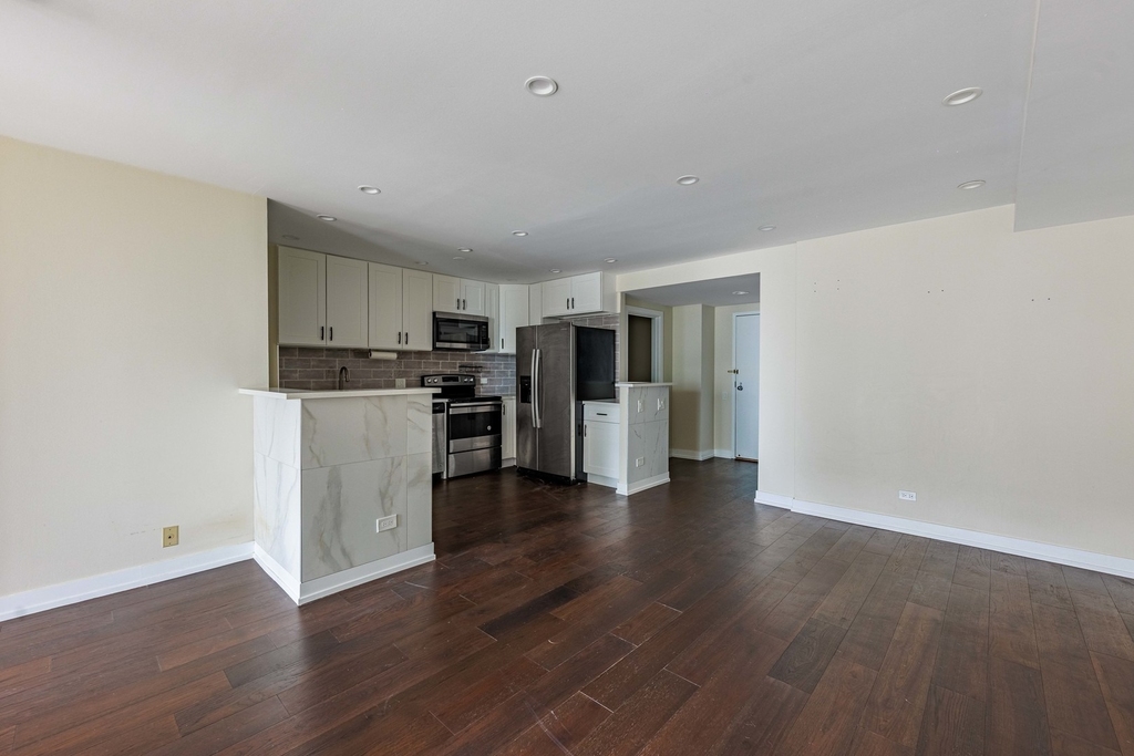 40 E 9th Street - Photo 4