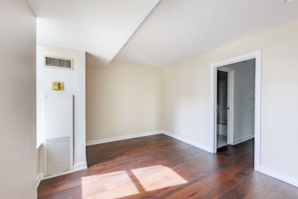 40 E 9th Street - Photo 11