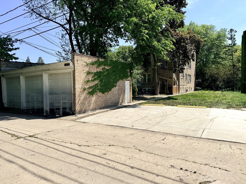 8912 Ewing Avenue - Photo 12