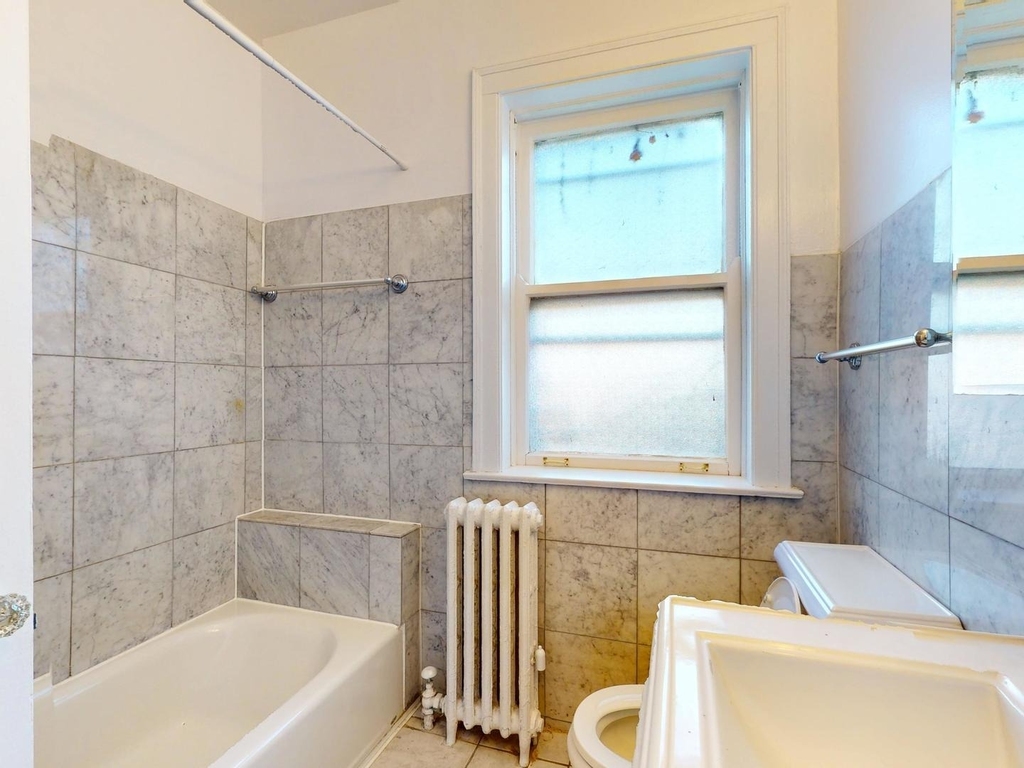 8912 Ewing Avenue - Photo 10