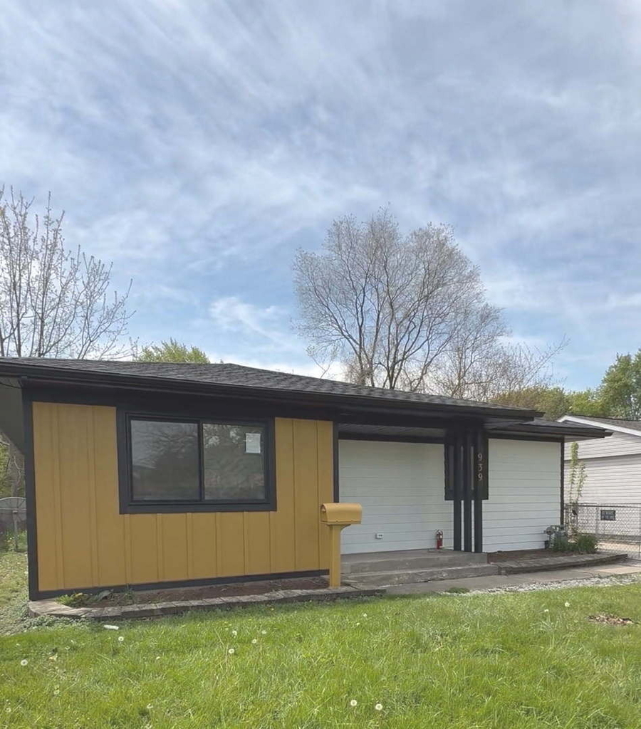 939 S Fletcher Drive - Photo 0