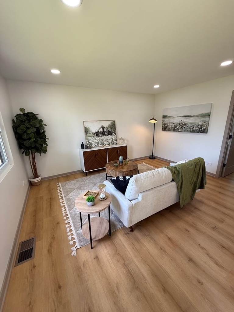 939 S Fletcher Drive - Photo 4