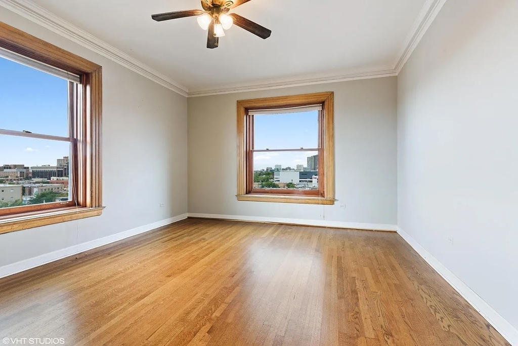 559 W Surf Street - Photo 15