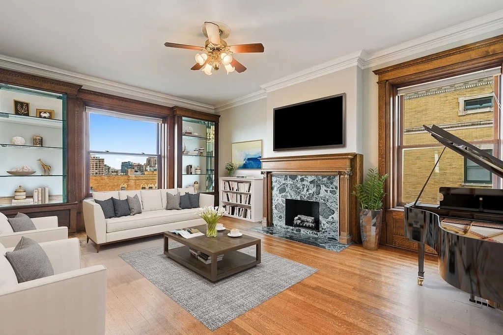 559 W Surf Street - Photo 8