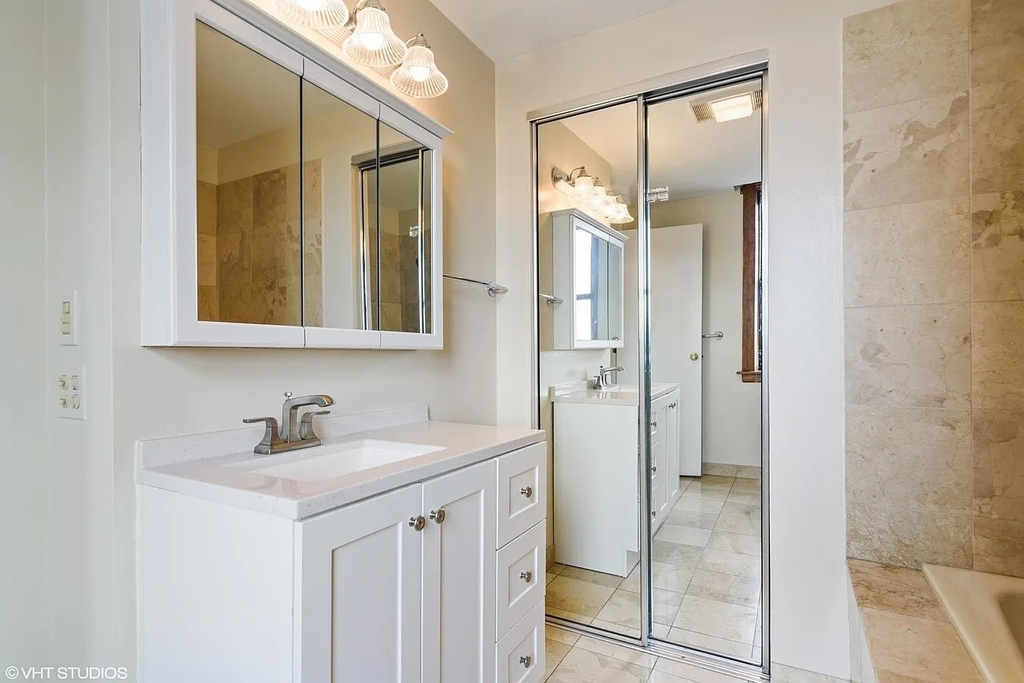 559 W Surf Street - Photo 16