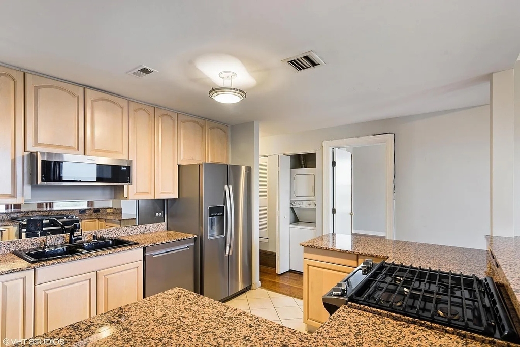 559 W Surf Street - Photo 6