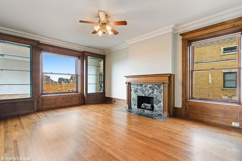 559 W Surf Street - Photo 9