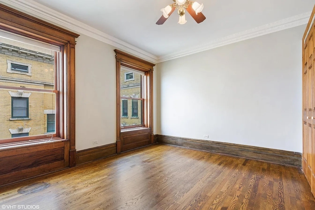 559 W Surf Street - Photo 13
