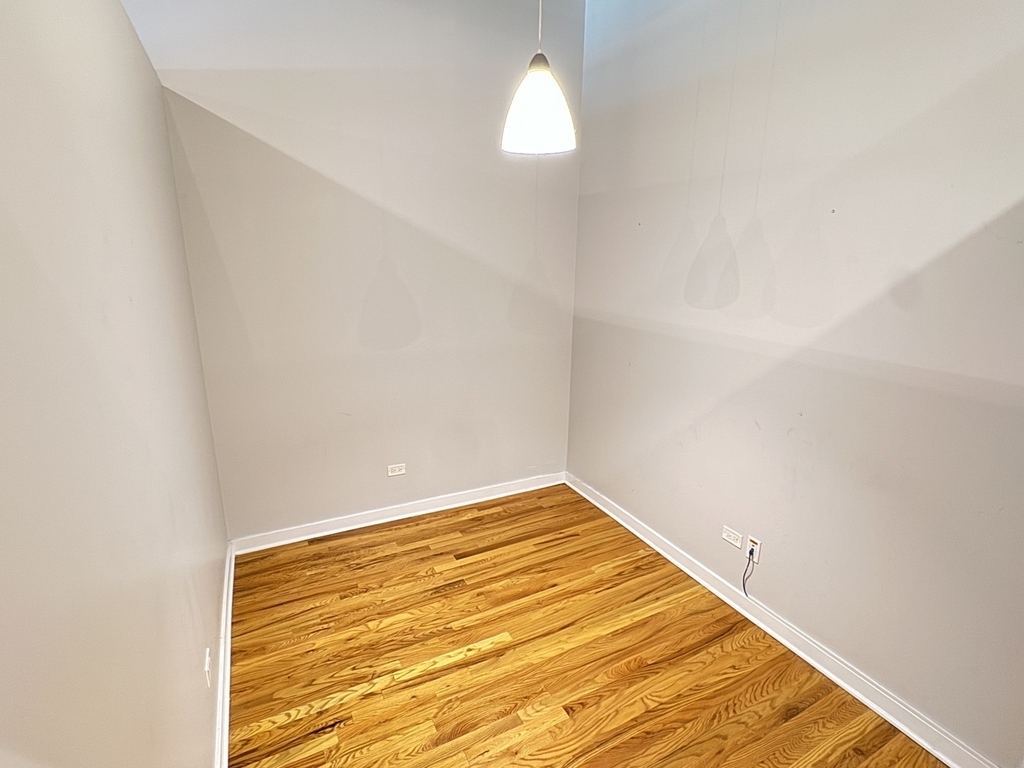 1071 W 15th Street - Photo 11
