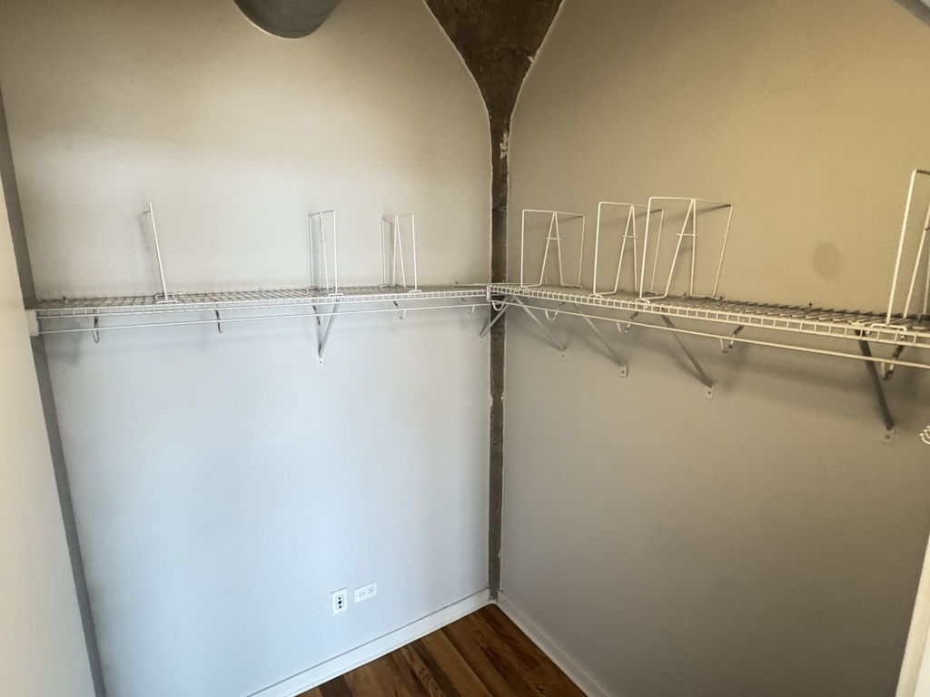 1071 W 15th Street - Photo 8