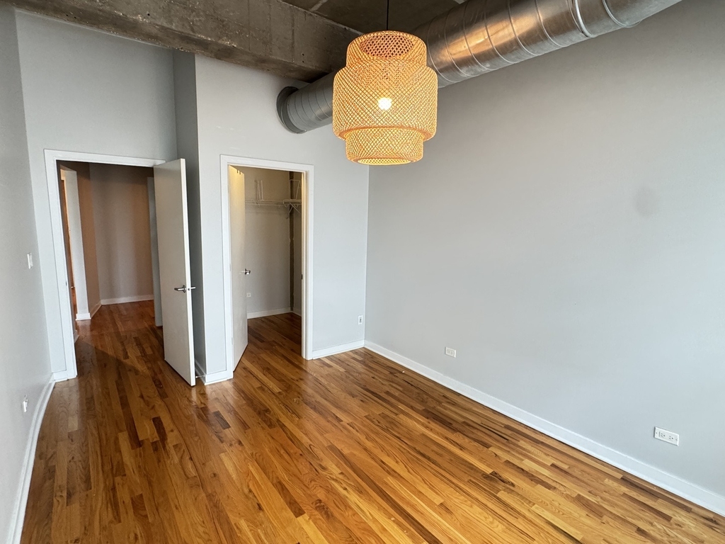 1071 W 15th Street - Photo 7