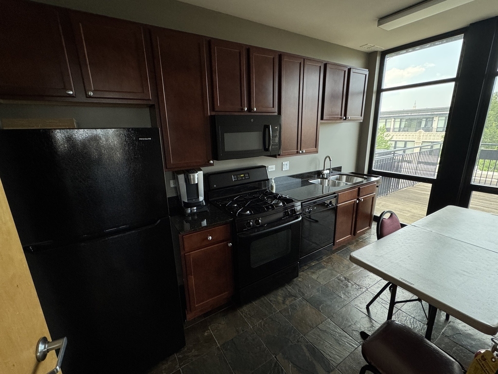 1071 W 15th Street - Photo 16