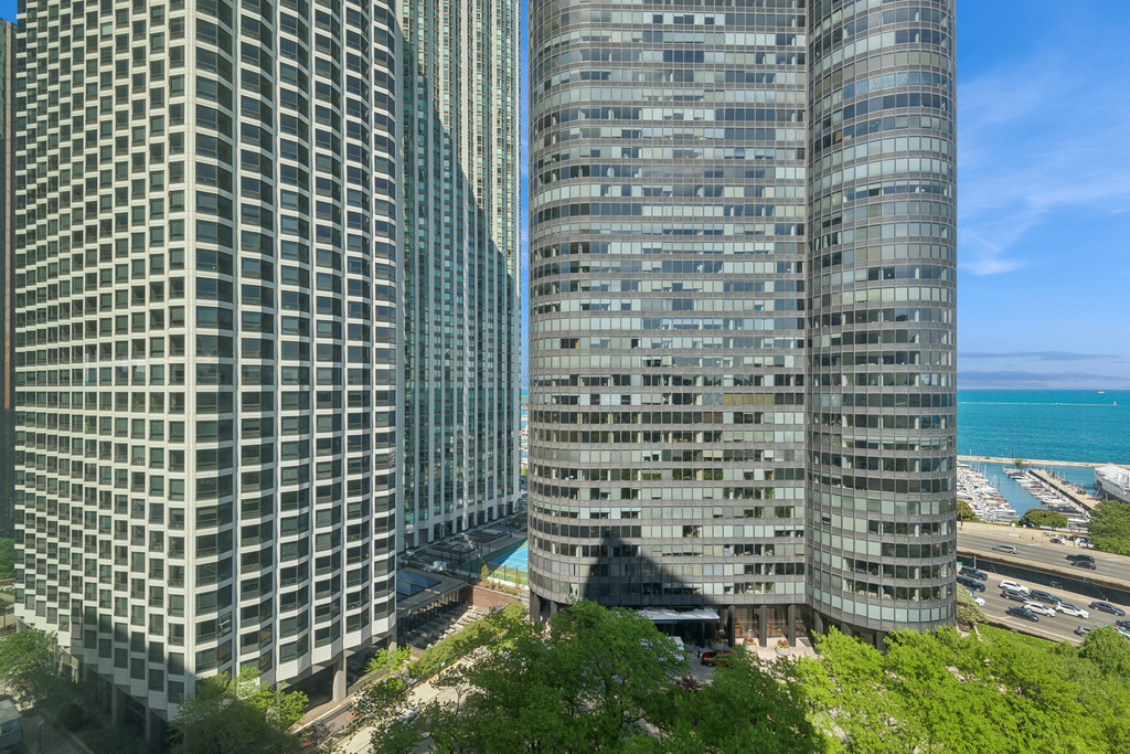 400 E Randolph Street - Photo 8