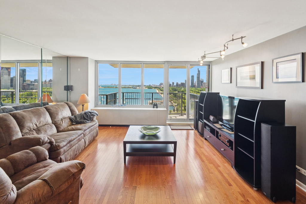 400 E Randolph Street - Photo 2