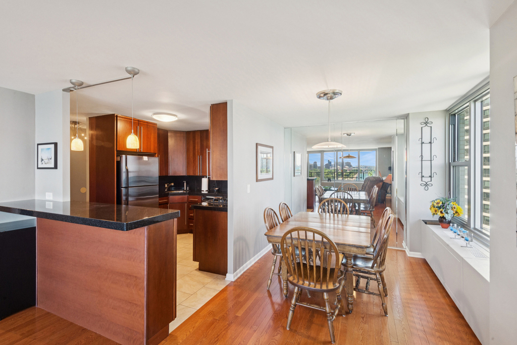 400 E Randolph Street - Photo 9