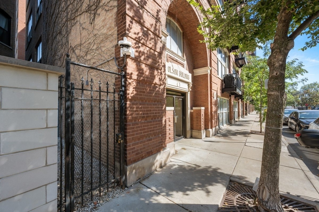 1500 W Monroe Street - Photo 1
