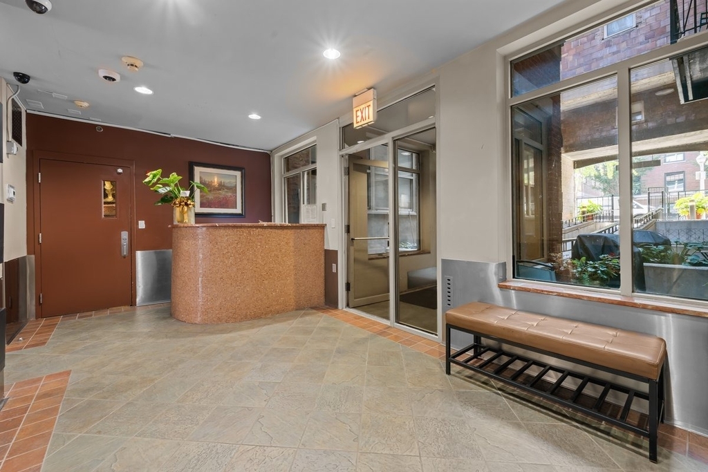 1500 W Monroe Street - Photo 2