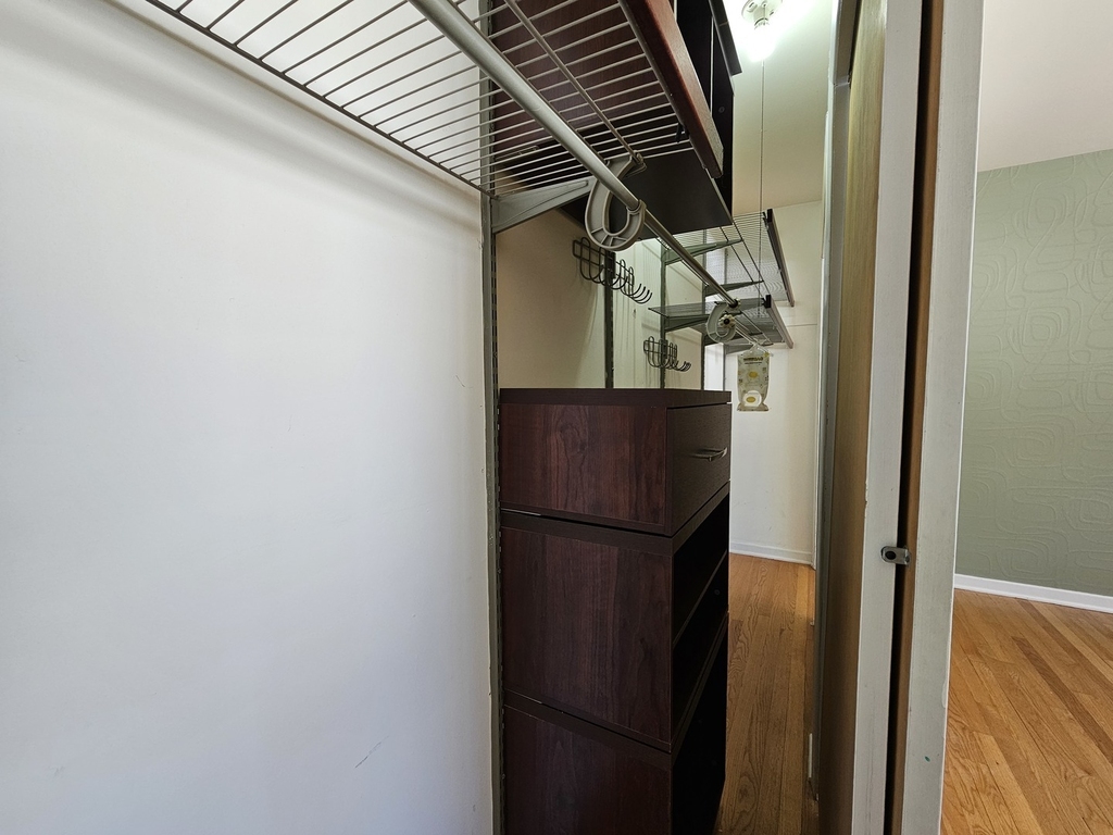 9924 Crawford Avenue - Photo 16