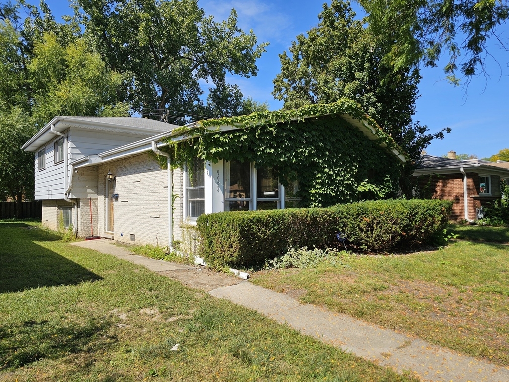 9924 Crawford Avenue - Photo 1