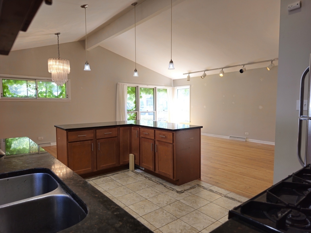 9924 Crawford Avenue - Photo 6