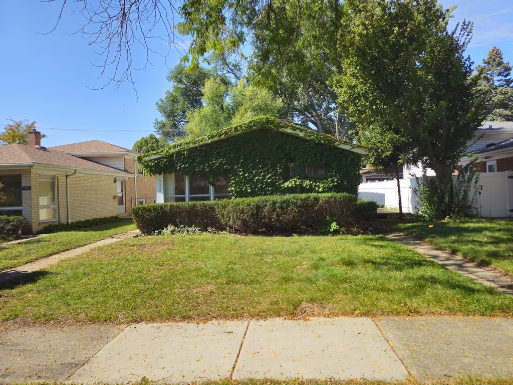 9924 Crawford Avenue - Photo 0