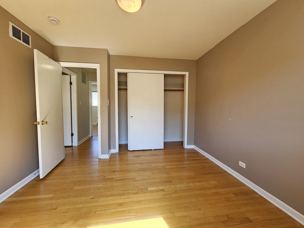 9924 Crawford Avenue - Photo 21