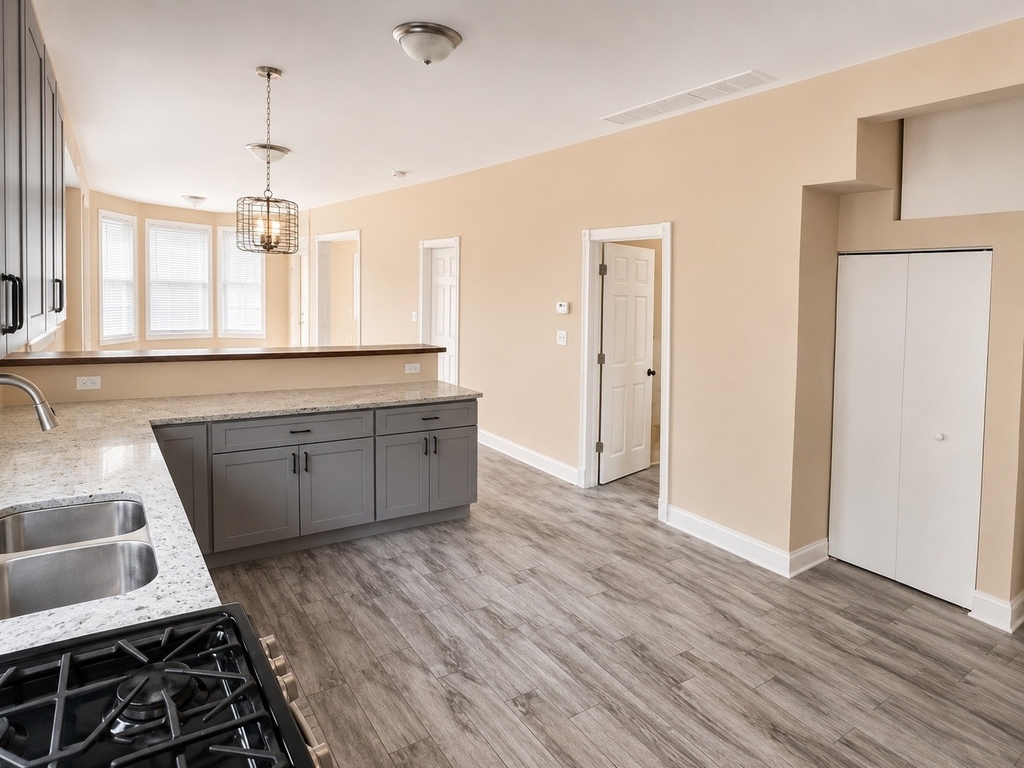 5328 W Leland Avenue - Photo 3