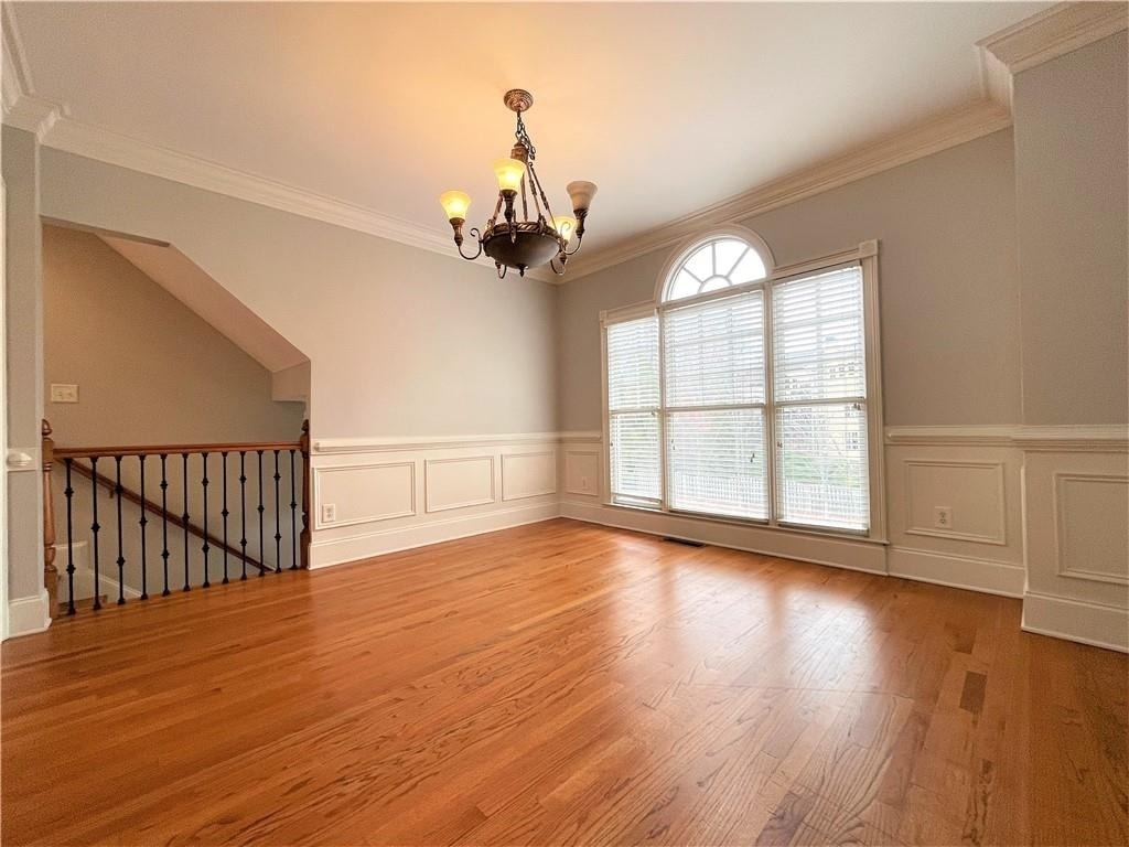 895 Lenox Ct Ne - Photo 2